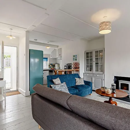 4 Bed In 83574 Holiday home Polruan