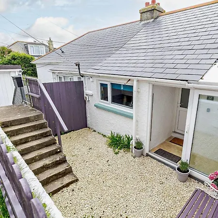 4 Bed In 83574 Holiday home Polruan